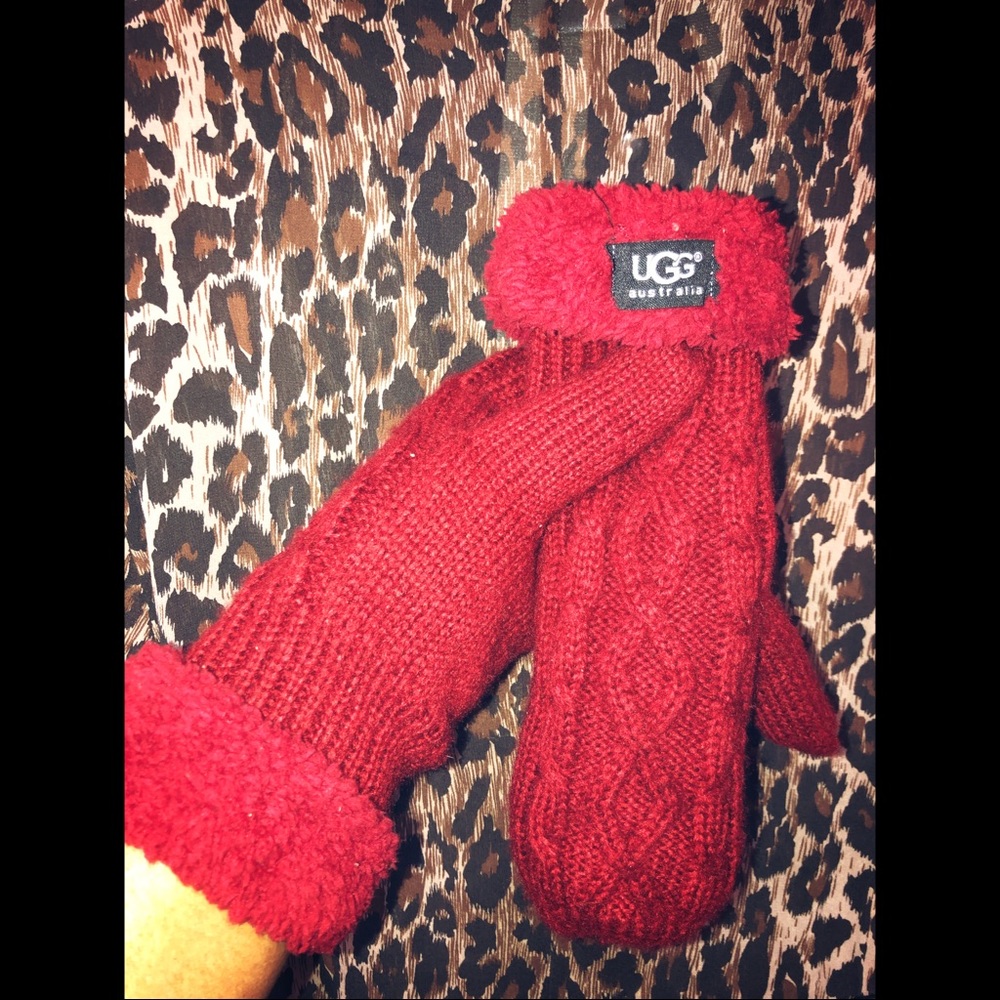 UGG Hand Mittens